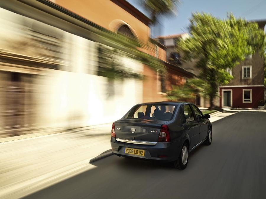  Dacia Logan 2008 года  (фото 30 из 81)